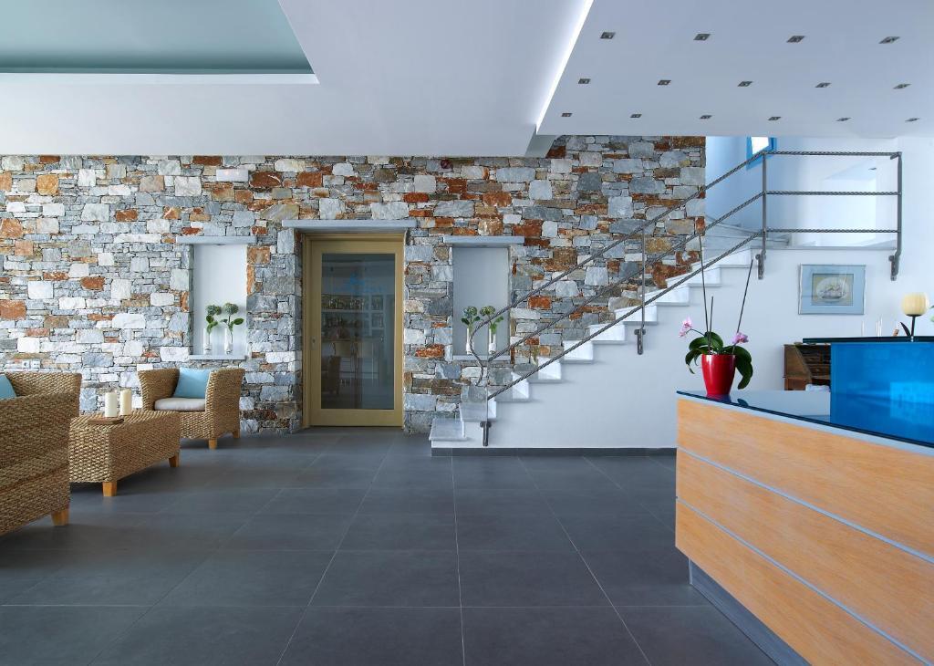 Blue Harmony Hotel Кіні Екстер'єр фото