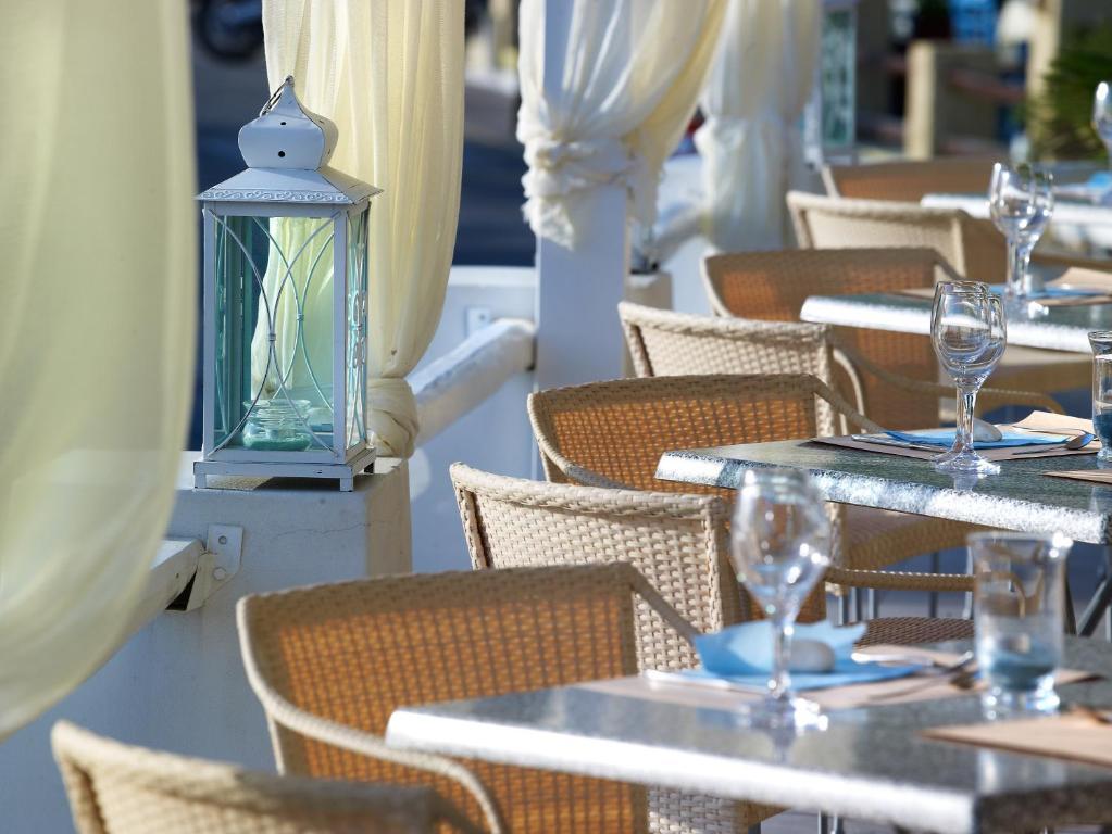 Blue Harmony Hotel Кіні Екстер'єр фото