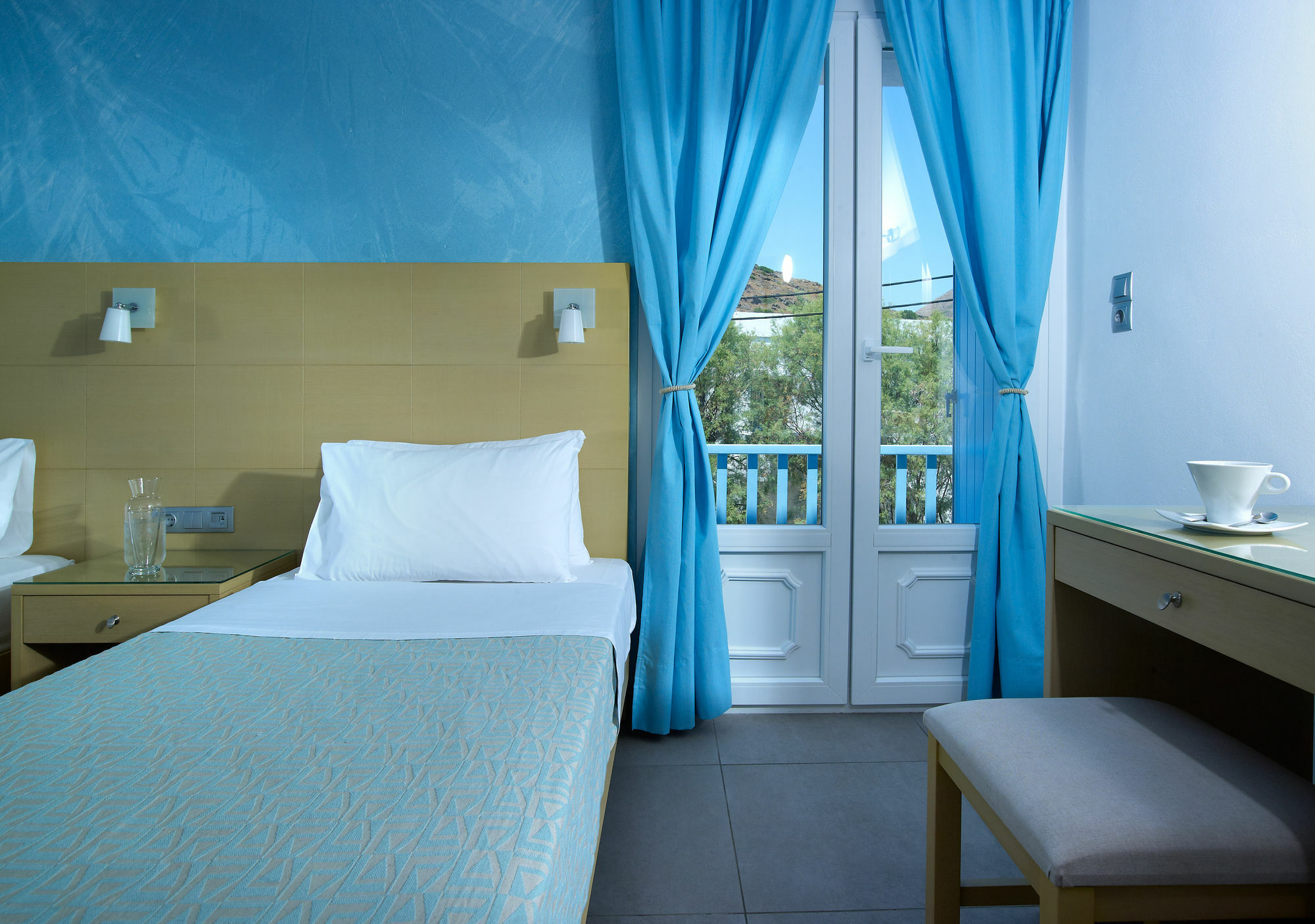 Blue Harmony Hotel Кіні Екстер'єр фото